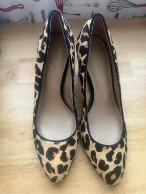 Essex Lane Leopard-Print Pointed Toe Pumps - Tan and Black